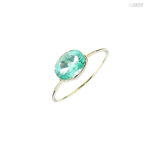 Emerald single stone ring, unmarked, the oval cut approximately 8mm x 6.5mm x 3.7mm deep, size N,