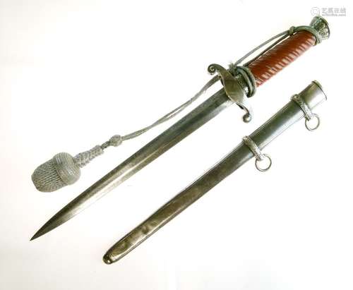 German Third Reich Army officer's dagger, by Karl Eickhorn of Solingen, the hilt with oakleaf