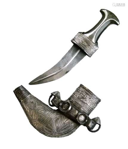 Omani Jambiya, 20th Century, the curved double edged blade with medial ridge and waisted dark horn