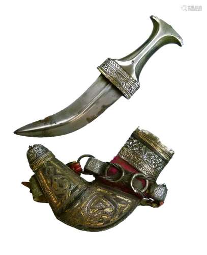 Omani Jambiya, 20th Century, the curved double edged blade with medial ridge and waisted dark horn