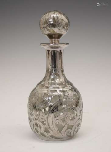 Late 19th/early 20th Century silver-mounted blown glass perfume bottle, the balloon-formed stopper