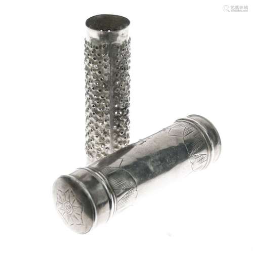 William & Mary silver nutmeg grater, the case of tubular form within engraved foliate decoration,