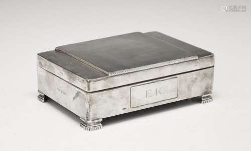 Edward VII Art Deco style silver cigar and cigarette box, with engine-turned stepped rectangular