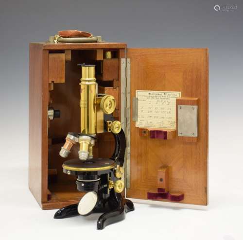 E.Leitz Wetzlar brass and black-lacquered microscope, the main tube with rack-and-pinion coarse