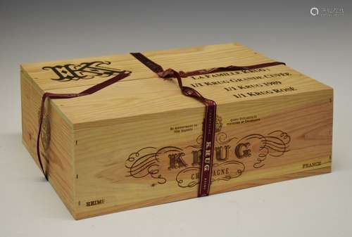 La Famille Krug sealed presentation case containing bottle Krug Grande Cuvee Champagne, bottle