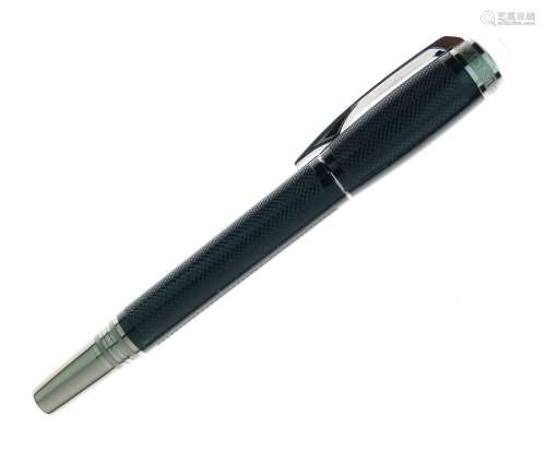 Montblanc Star Walker Extreme black resin fountain pen with floating star cap with service guide