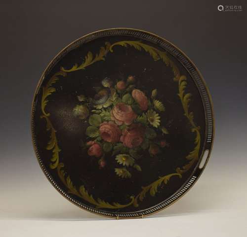 Large painted Toleware circular gallery tray, the field painted with a spray of pink roses and