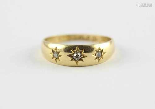 DAMENRING, 750/ooo Gelbgold, kleine Sterne, Diamanten, RG 55, 3,8g, ENGLAND, um 1900