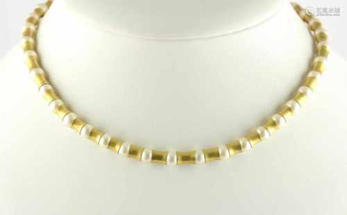 COLLIER, 900/ooo Gelbgold, Perlen und Goldzylinder, L 41,5, Juwelier-Handarbeit LI OSTHEIMER KERN