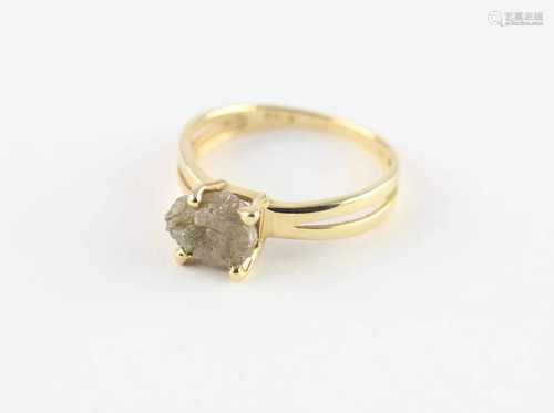 SOLITÄRRING, 585/ooo Gelbgold, besetzt mit einem Rohdiamanten von ca. 2,0 ct., RG 59, 3,2g