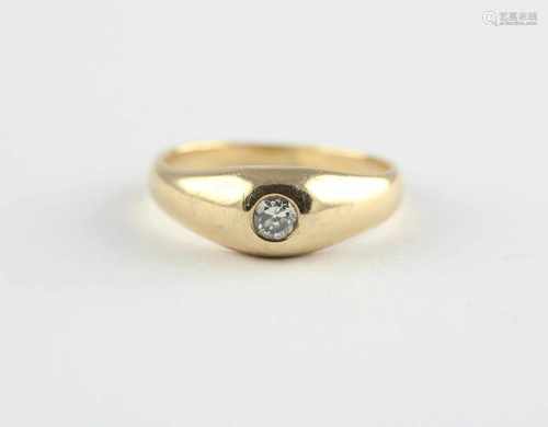 BANDRING, 585/ooo Gelbgold, besetzt mit einem Brillantsolitär von ca. 0,1 ct., RG 54, 3,9g