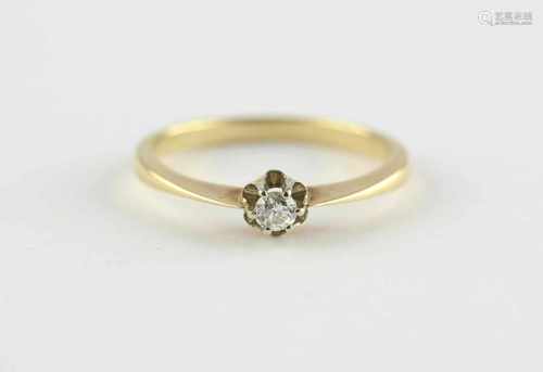 SOLITÄRRING, 585/ooo Gelbgold, besetzt mit einem Altschliffdiamanten von ca. 0,13 ct., RG 56, 2,8g