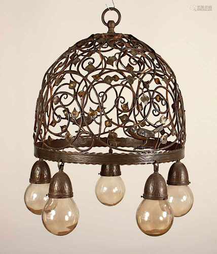 ART-DECO-DECKENLAMPE, Schmiedeeisen, fünfflammig, Schirme ergänzt, Dm 55, FRANKREICH, um 1925