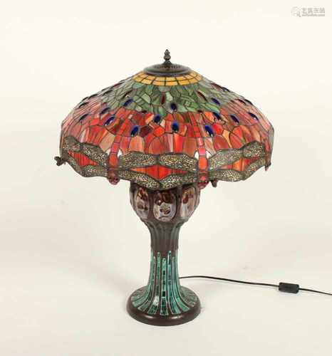 GROSSE TISCHLAMPE, im Tiffany-Stil, dreiflammig, H 73