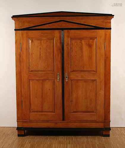 BIEDERMEIER-SCHRANK, Kirschbaum u.a., zweitüriger Korpus, H 207, T 60, B 165, DEUTSCH, um 1830