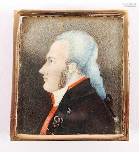 MINIATUR EINES HERREN, Gouache auf Elfenbein, Brustportrait nach links mit Perücke und Orden an