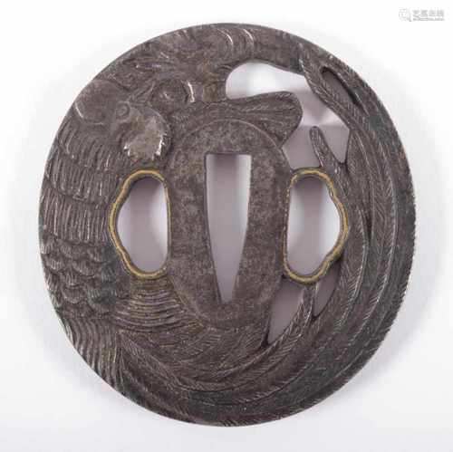 TSUBA, Eisen, oval, im Relief und durchbrochen Phönix, Dm 7,5, JAPAN, 19.Jh.