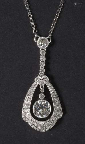 Pendentif Art Nouveau en or blanc 18 carats serti …