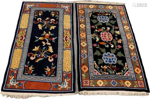 Deux Carpettes Chine.