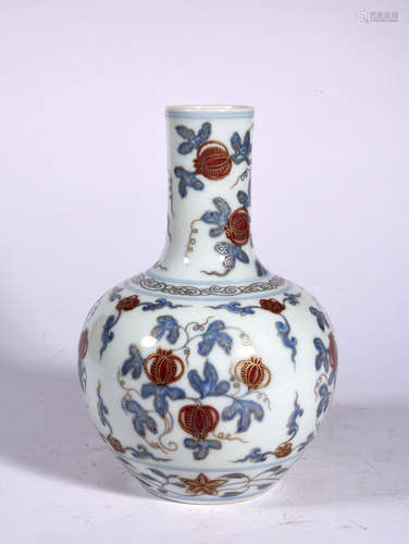 A Chinese Blue and White Glazed Porcelain Vase