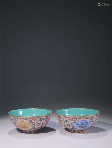 A Pair of Chinese Famille Rose Gilt Floral Bowls