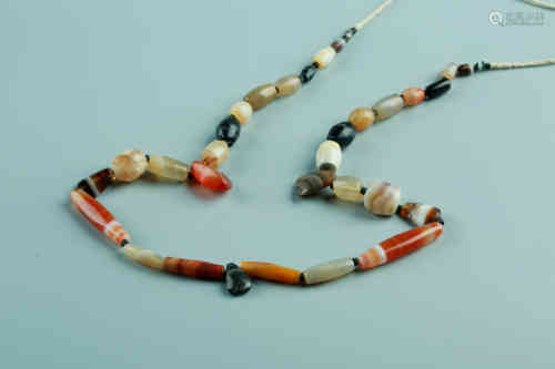 A Chinese Agate Beads String