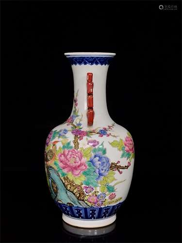 A Chinese Famille Rose Porcelain Vase