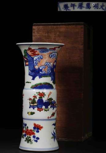 A Chinese Blue and White Porcelain Beaker Vase