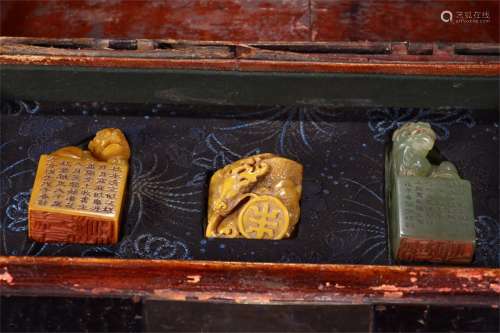 A Set of Chinese Tianhuang Stone Dragon Seal