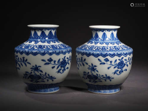 A Pair of Chinese Blue and White Porcelain Zun