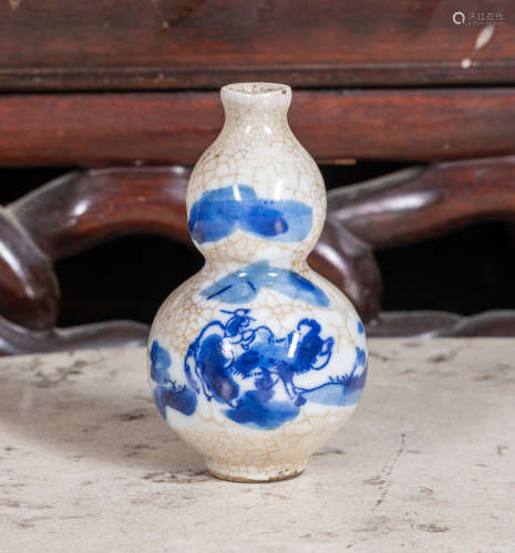 Chinese Antique B/W Porcelain Snuff Bottle