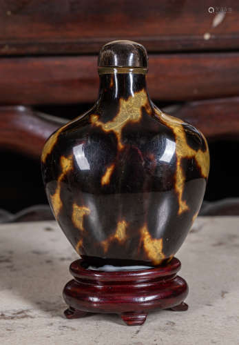 Chinese carved shell like Snuff Bottle