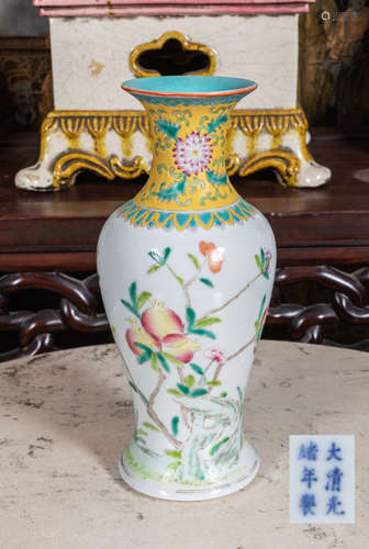 Chinese Antique 19th rose famille Porcelain vase