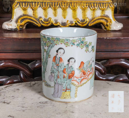 Chinese Antique rose famille Porcelain brush pot