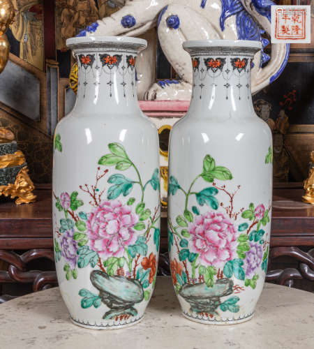 Pair of Repaired Republic period Chinese Antique Porcelain vase