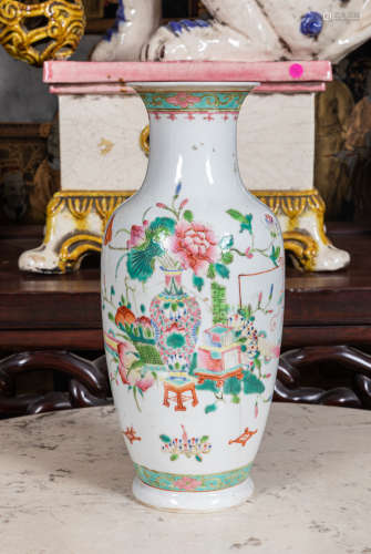 Repaired Republic period Chinese Antique Porcelain vase
