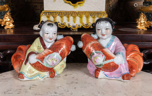 Pair of Chinese export Porcelain figure