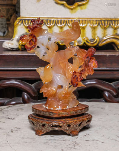 Chinese Export Carved Cameo Agate Figure