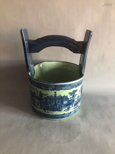 Royal Vitoria England Ironstone blue & white water Bucket