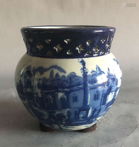 Royal Vitoria England Ironstone Blue & white jar