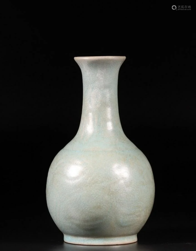 A CHINESE RU-TYPE VASE, MEI PING, NORTHERN …