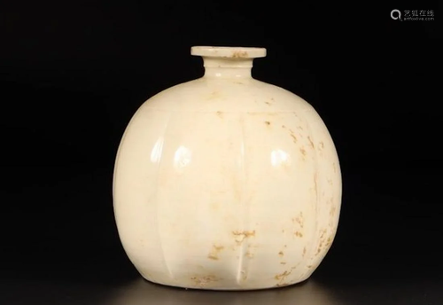 A CHINSE DING WARE BOTTEL,SONG DYNASTY