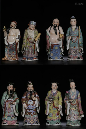 A SET OF CHINESE FAMILLE ROSE FIGURE OF â€˜…