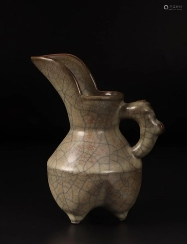 A CHINESE GE TYPE WINE EWER, NORTHERN SO…