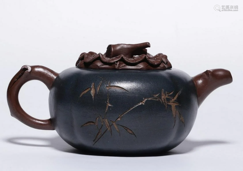 A CHINESE YIXING CLAY TEA POT,REPUBLICAN P…