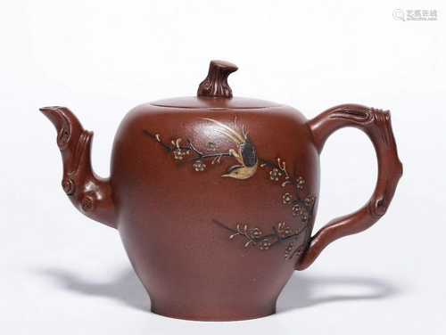 A CHINESE YIXING CLAY TEA POT,QING DYNASTY