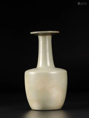 A CHINESE RU WARE BOTTLE VASE, SONG DYNASTY