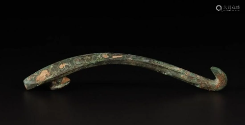 A CHINESE ARCHAIC BRONZE BELT HOOK, MING …