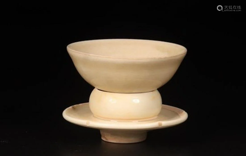 A CHINESE DING-TYPE WARE TEA CUP, SONG DYNA…