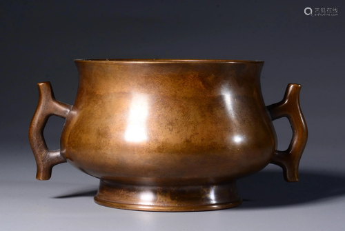 A CHINESE BRONZE CENSER WITH XUANDE MARK…